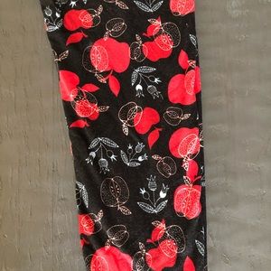 Lularoe Apple/Teacher leggings! One size